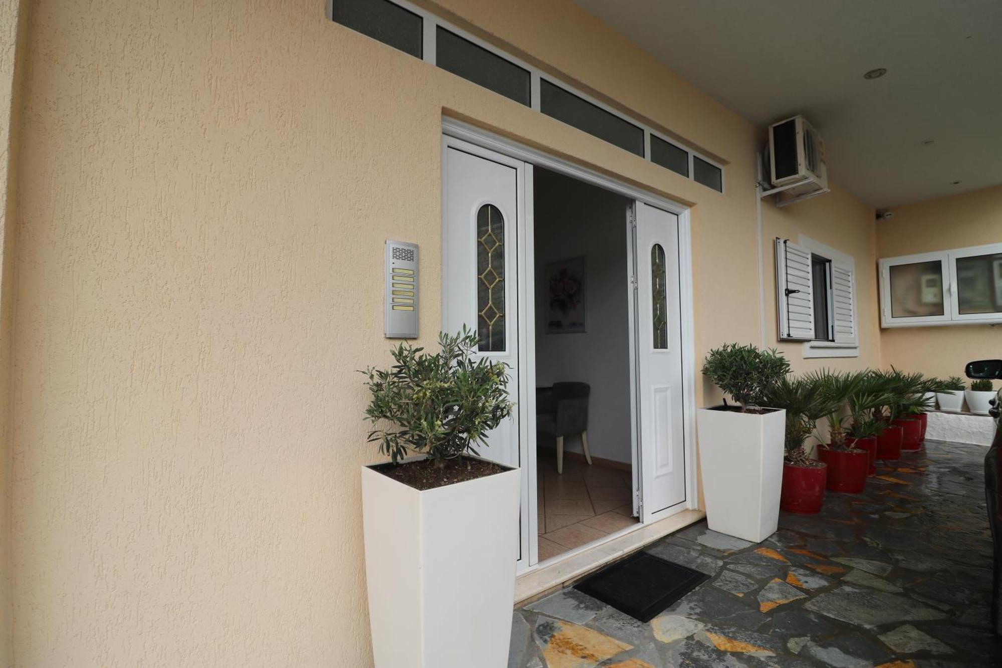 Lido Apartments Himarë Pokoj fotografie